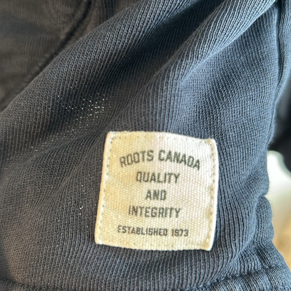 Men’s ROOTS navy zip up sweater - Picture 4 of 6